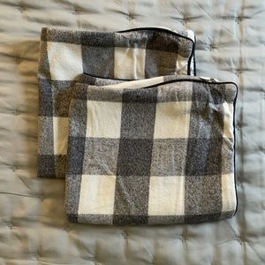 Set of 2 22x22in Ralph Lauren Plaid Pillow Covers.